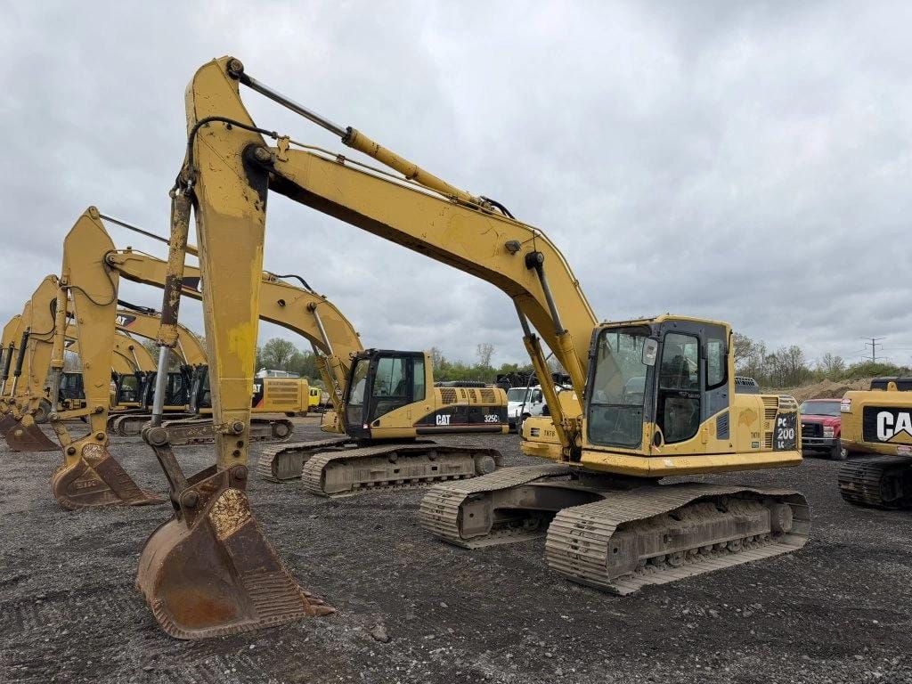 Komatsu PC200LC-8 Equipment Image0