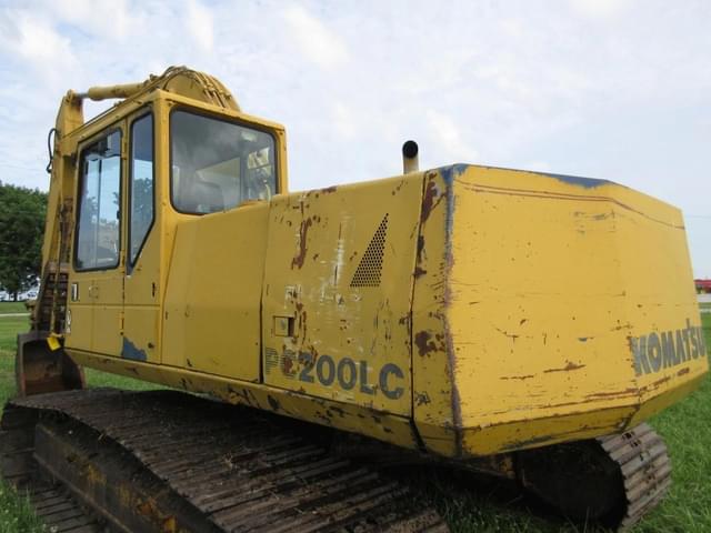 Image of Komatsu PC200LC equipment image 4