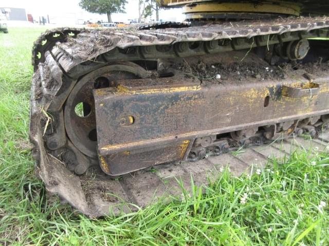 Image of Komatsu PC200LC equipment image 2