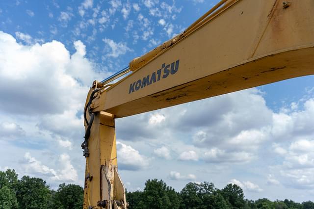 Image of Komatsu PC200LC equipment image 2