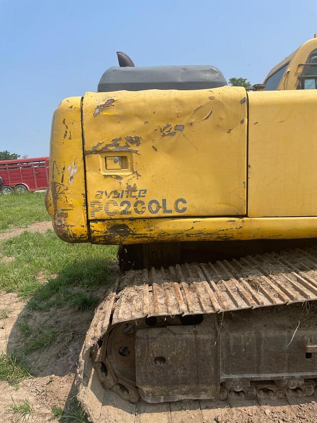 Image of Komatsu PC200LC equipment image 4