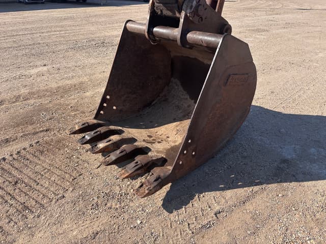 Image of Komatsu PC200LC equipment image 3