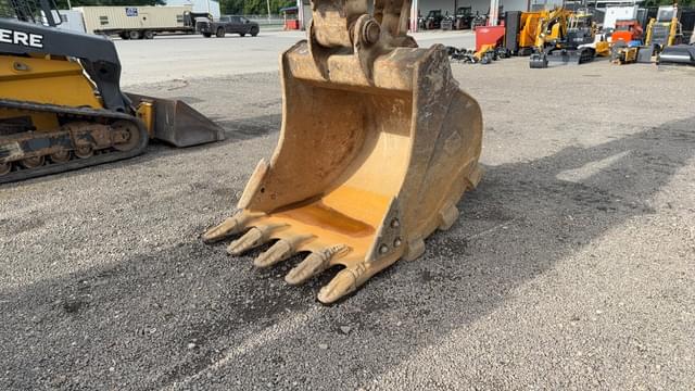 Image of Komatsu PC210LC-11 equipment image 3