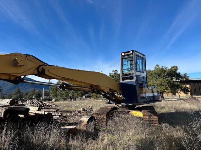 Image of Komatsu PC220 equipment image 3