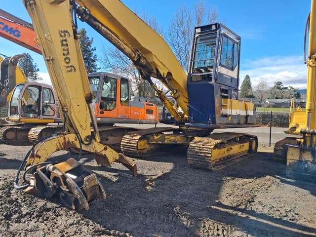 Image of Komatsu PC220 equipment image 1