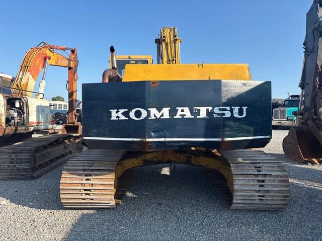 Image of Komatsu PC220LC equipment image 3