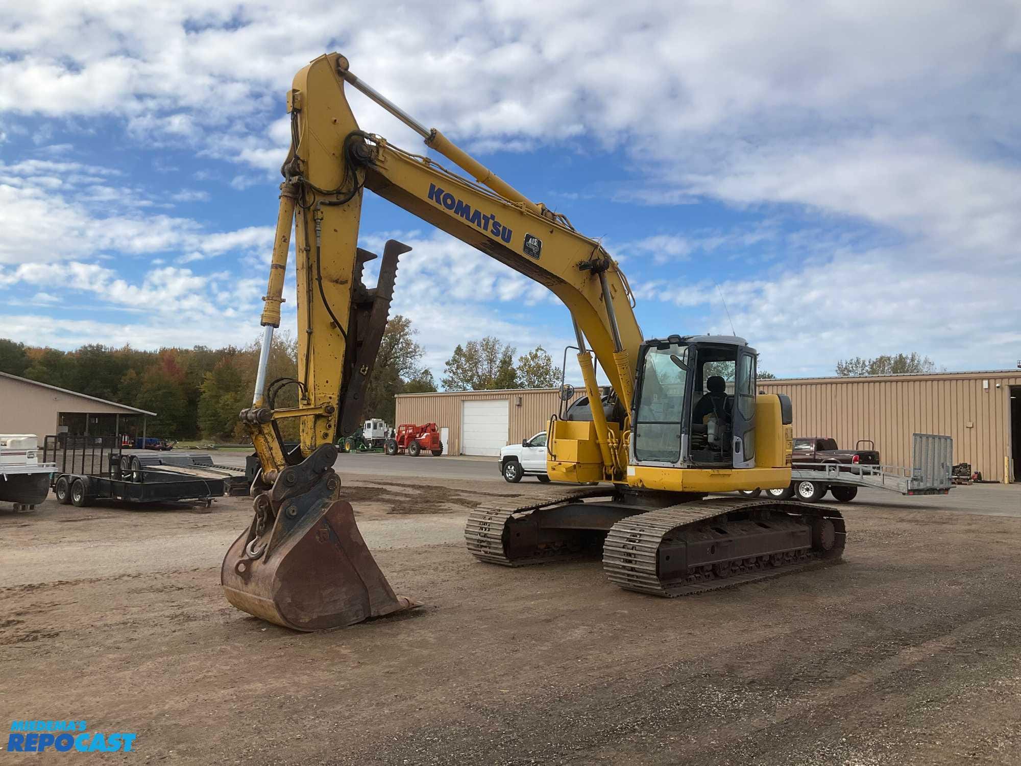 Main image Komatsu PC228