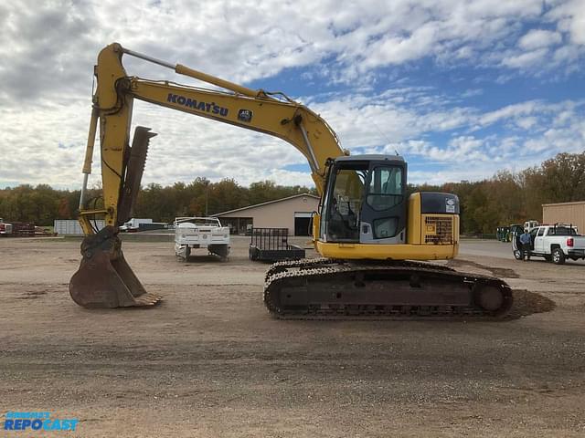 Image of Komatsu PC228 equipment image 1