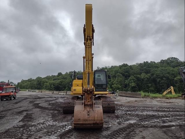Image of Komatsu PC240LC equipment image 1