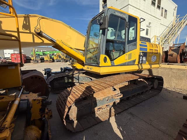 Image of Komatsu PC240LC equipment image 3