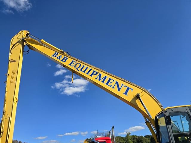 Image of Komatsu PC270LC-8 equipment image 3