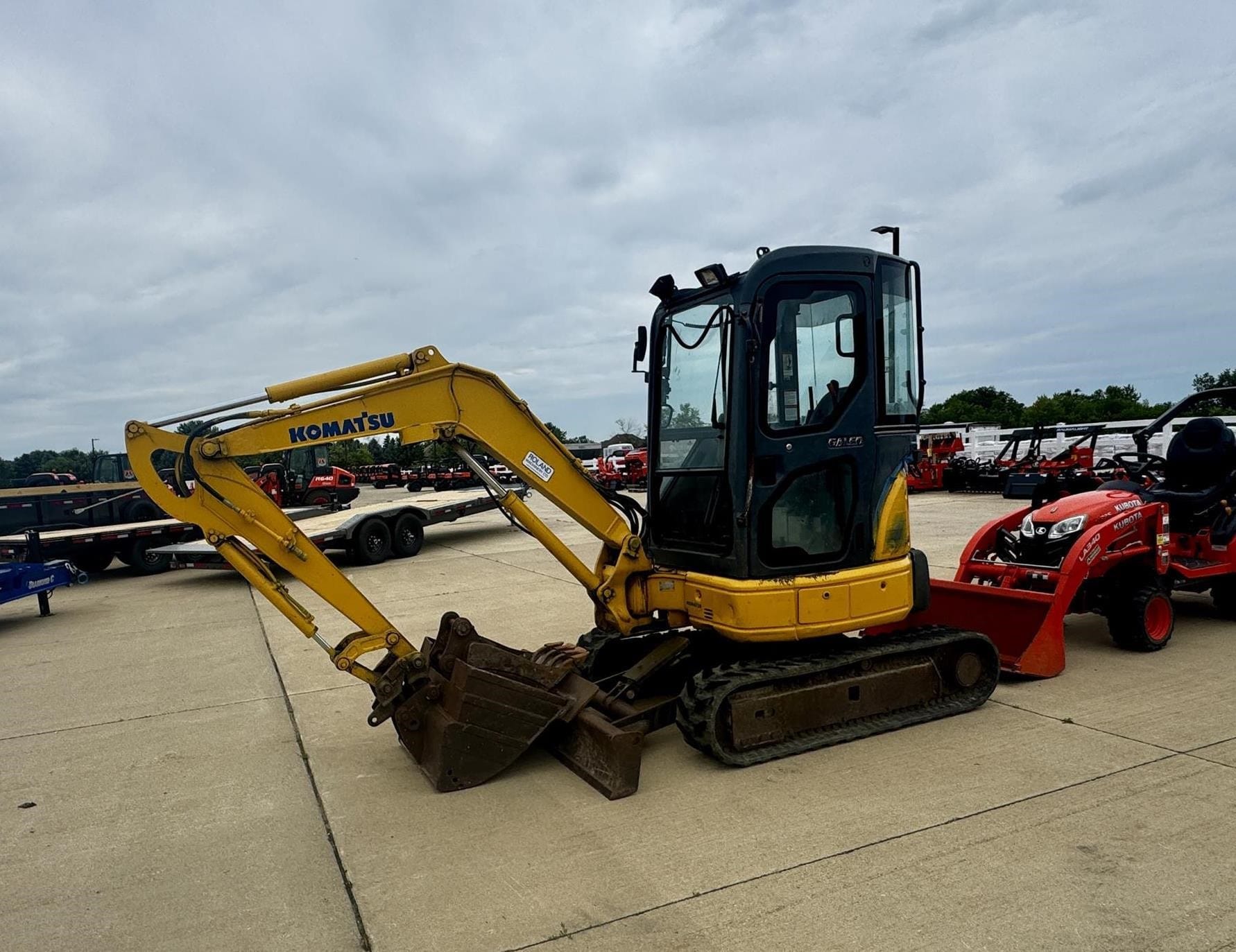 2005 Komatsu PC27MR-2 Equipment Image0