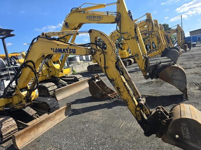 Image of Komatsu PC27MR-3 equipment image 2
