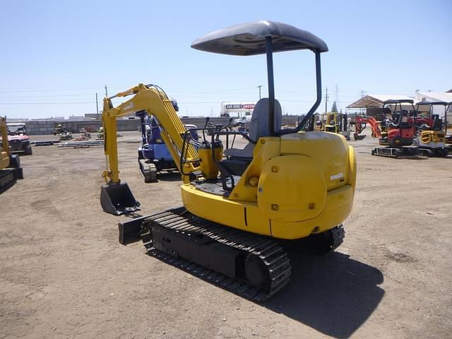 Image of Komatsu PC27R-8 equipment image 3