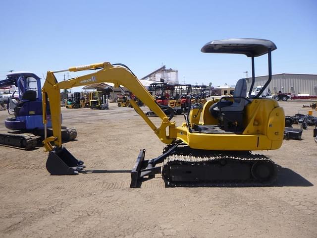 Image of Komatsu PC27R-8 equipment image 4