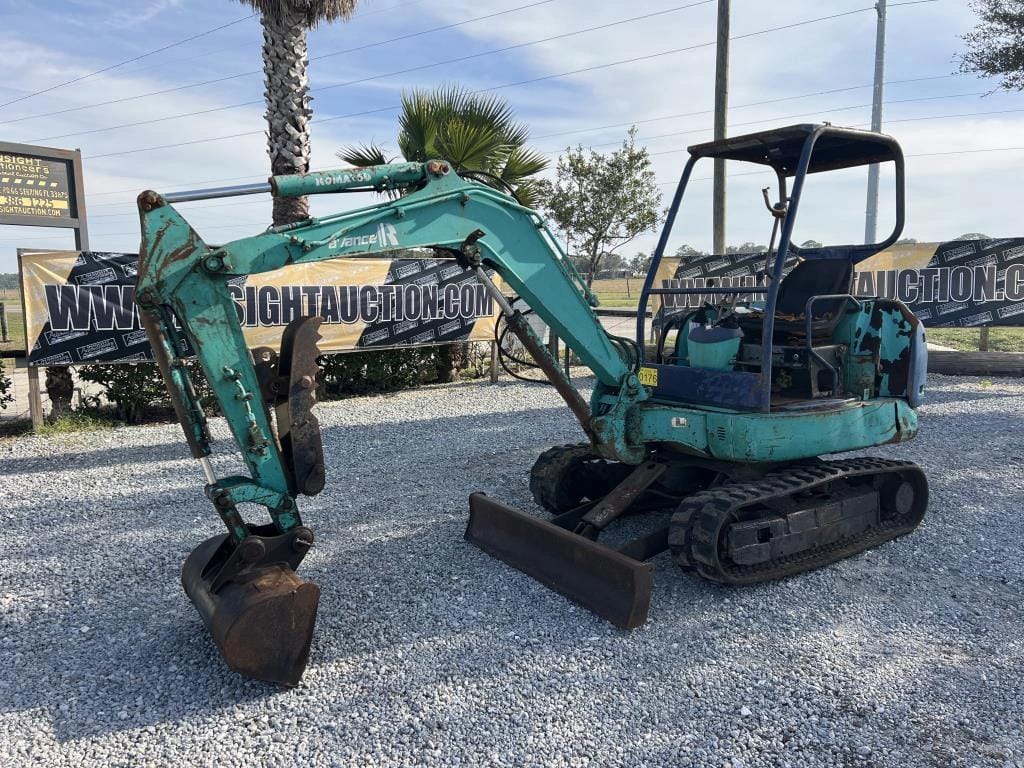 Main image Komatsu PC27R-8