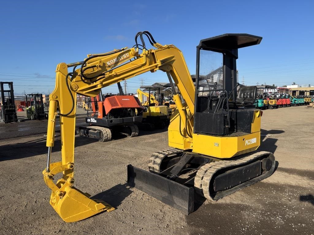 Komatsu PC28UU Equipment Image0