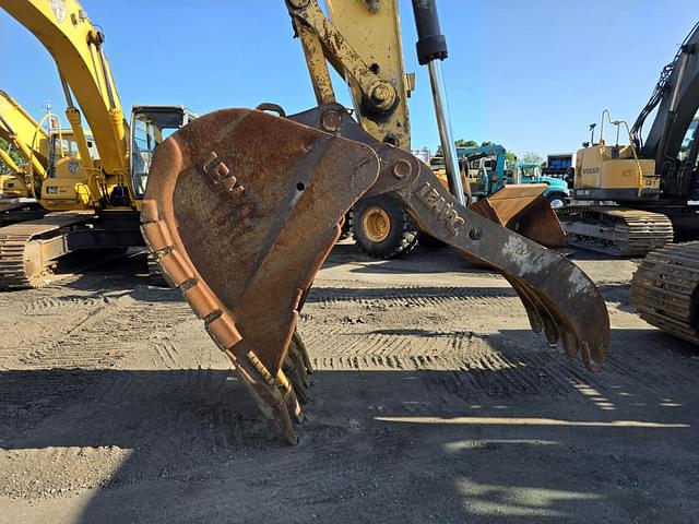 Image of Komatsu PC300LC equipment image 1