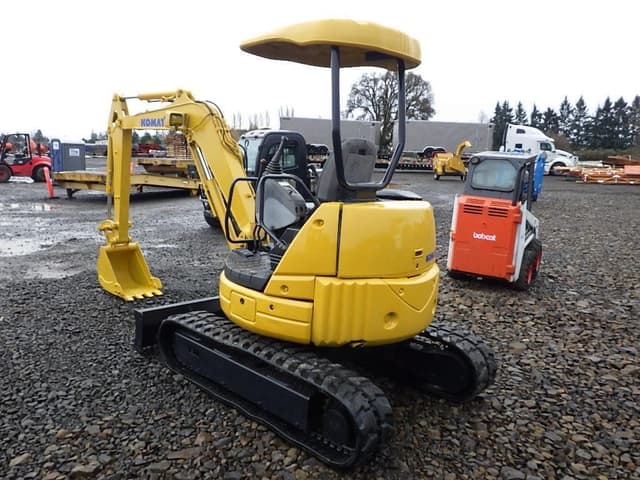 Image of Komatsu PC30MR-1 equipment image 4