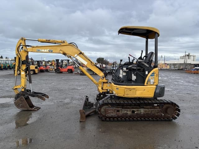 Image of Komatsu PC35MR-2 equipment image 4