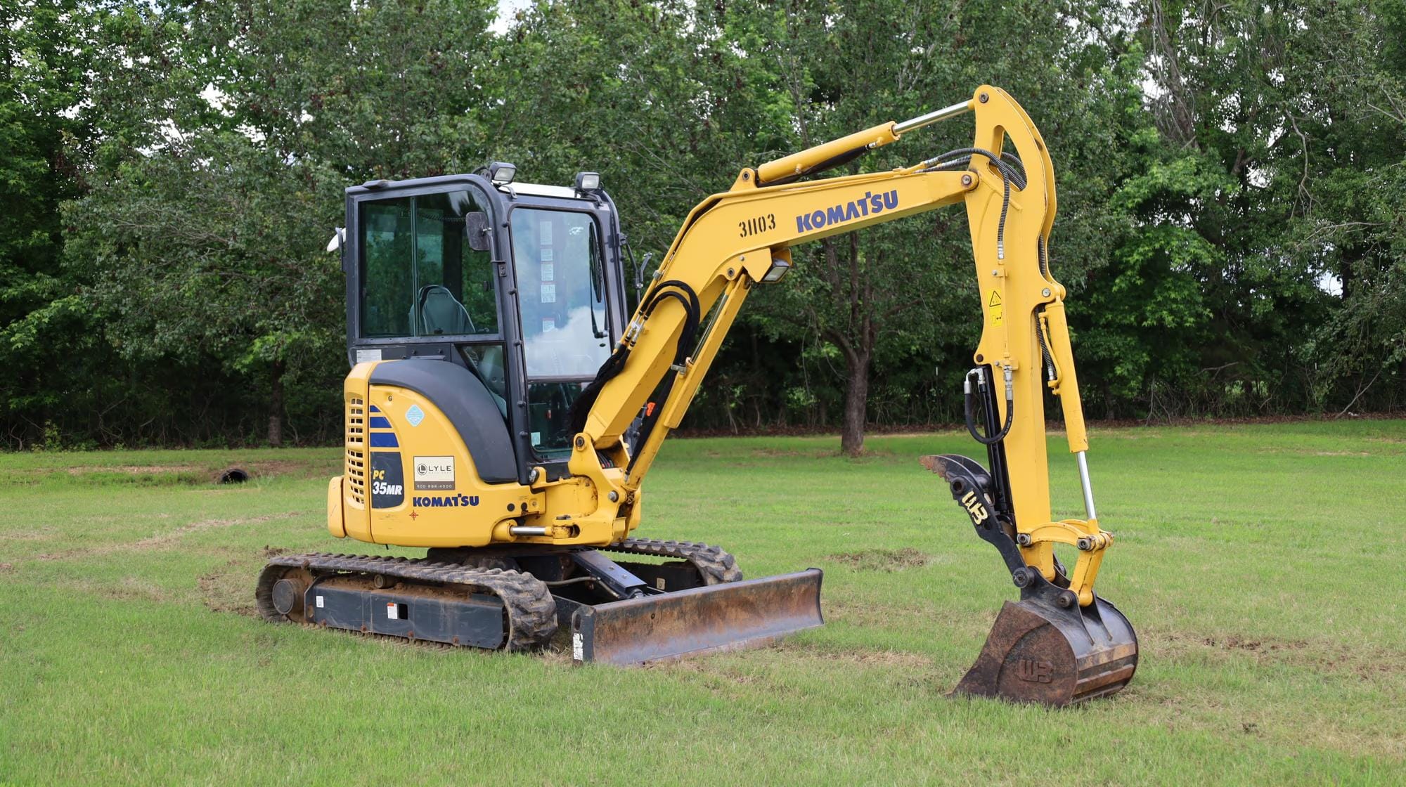 Komatsu PC35MR Equipment Image0