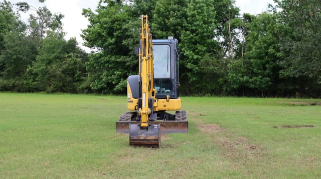 Image of Komatsu PC35MR equipment image 1