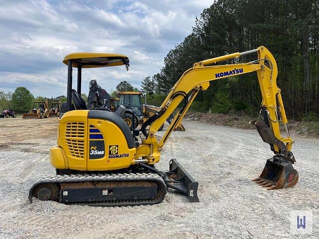 Image of Komatsu PC35MR equipment image 3