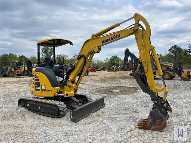 Image of Komatsu PC35MR equipment image 2