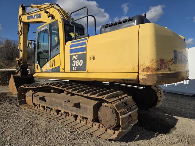 Image of Komatsu PC360LC-10 equipment image 2