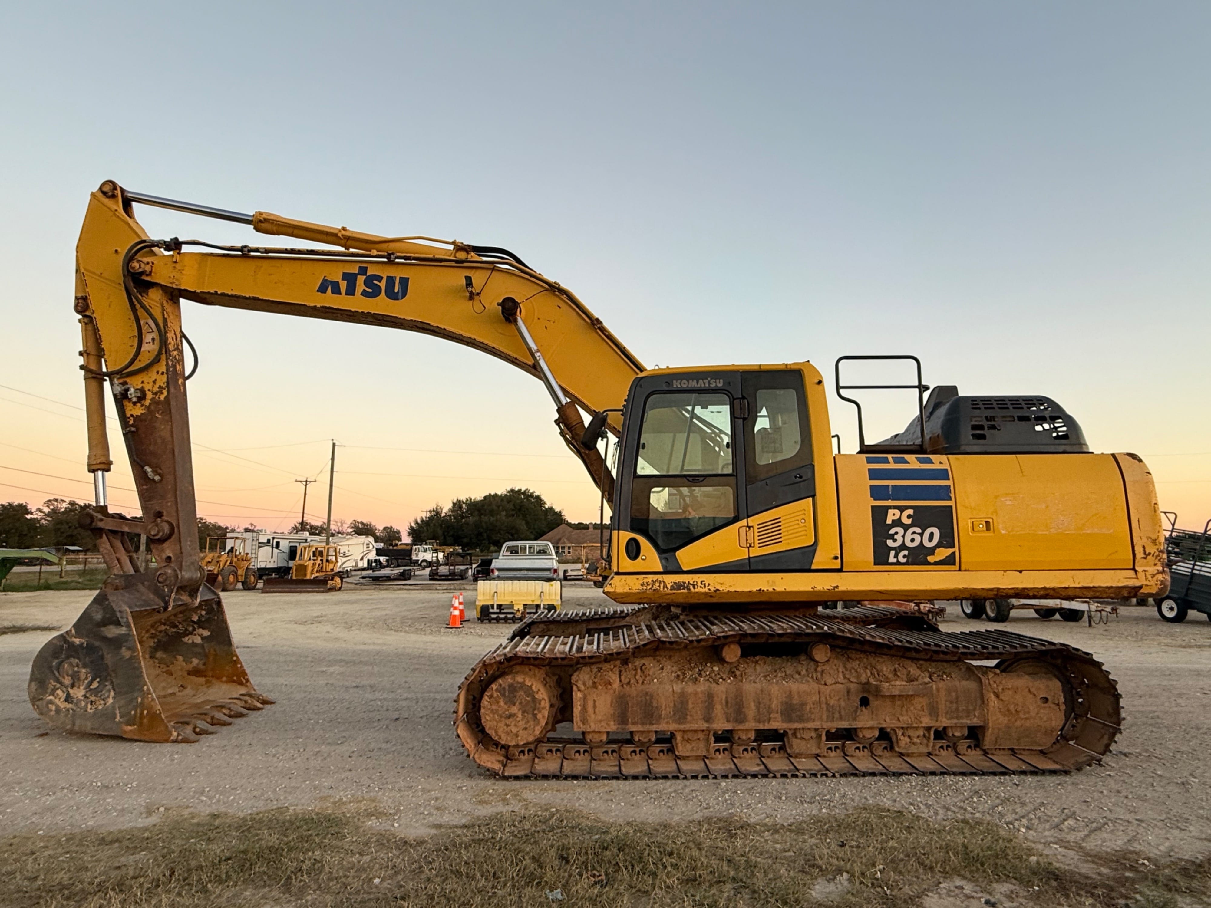 Komatsu PC360LC-11 Equipment Image0