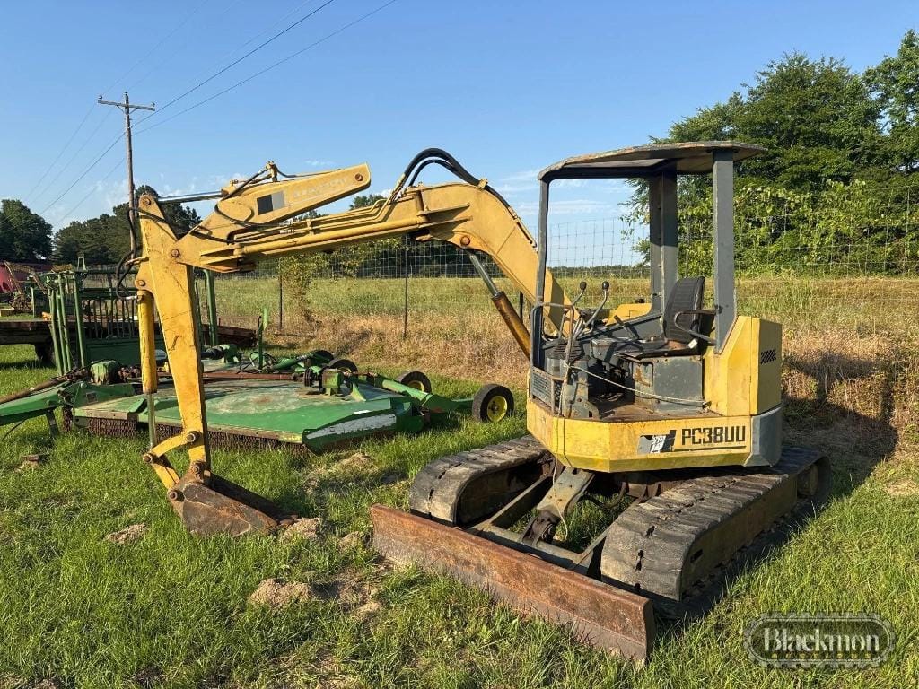 Komatsu PC38 Equipment Image0