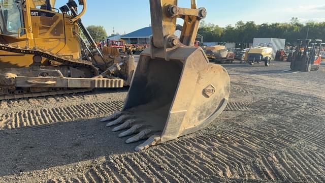 Image of Komatsu PC400LC equipment image 4