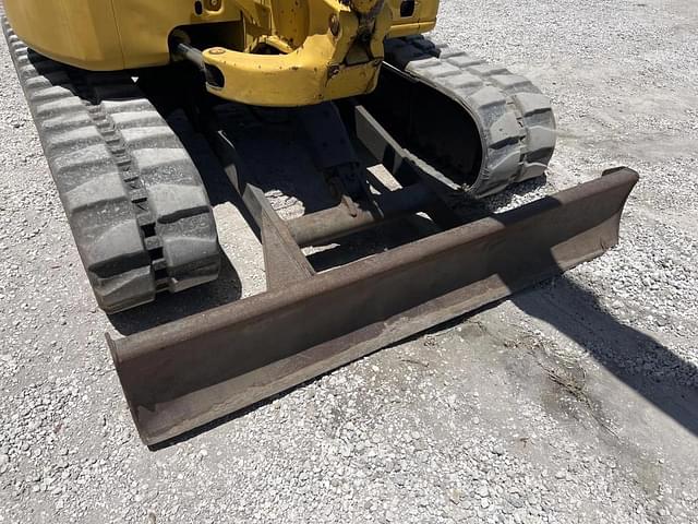 Image of Komatsu PC50MR-2 equipment image 4