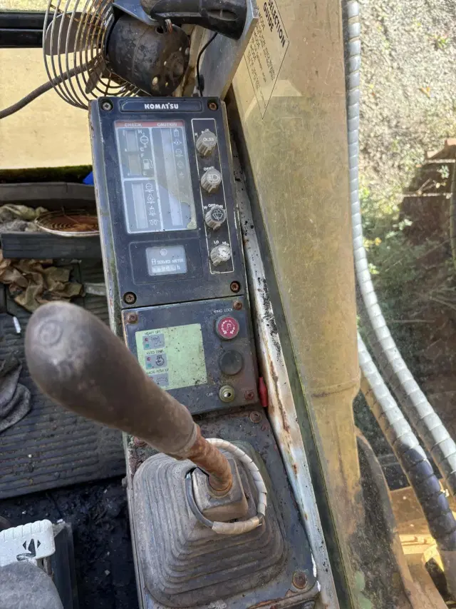 Image of Komatsu PC650LC equipment image 4