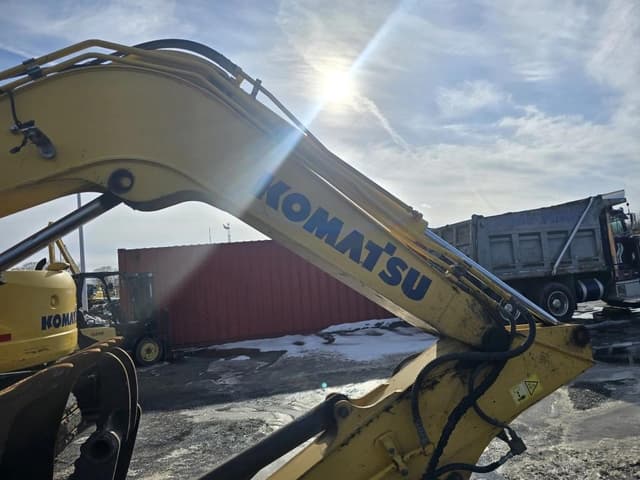 Image of Komatsu PC88MR-10 equipment image 4