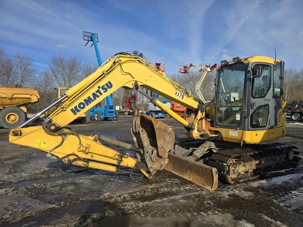 Komatsu PC88MR-10 Equipment Image0