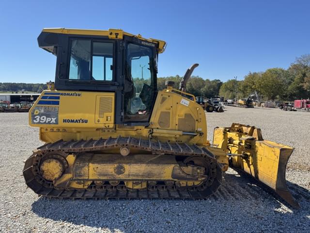 Image of Komatsu D39PX-24 equipment image 4
