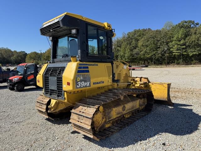 Image of Komatsu D39PX-24 equipment image 3