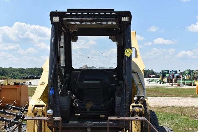 Image of Komatsu SK1026 equipment image 4