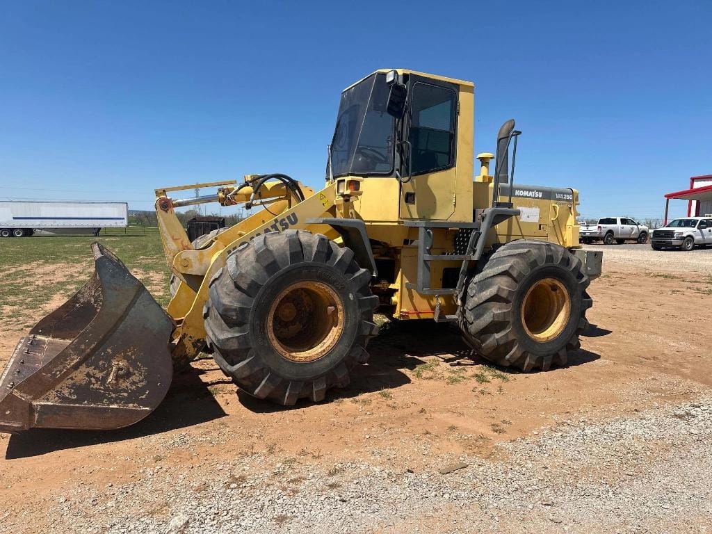 Main image Komatsu WA250