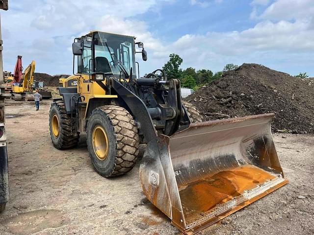 Image of Komatsu WA250 equipment image 4