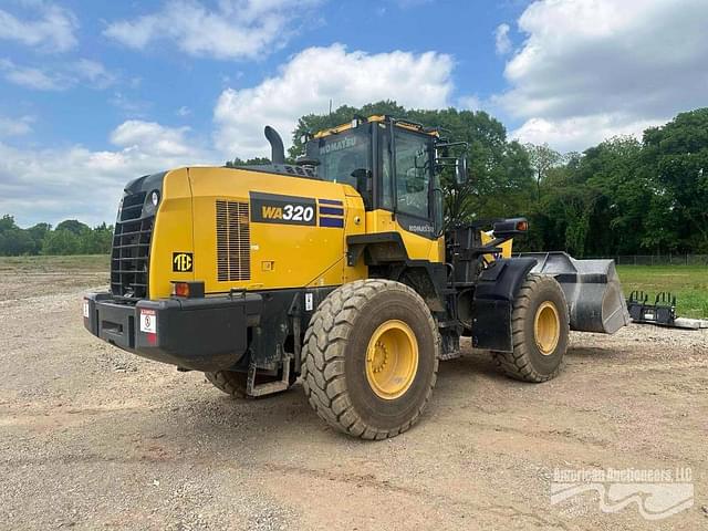Image of Komatsu WA320 equipment image 4