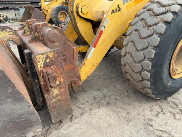 Image of Komatsu WA380 equipment image 4