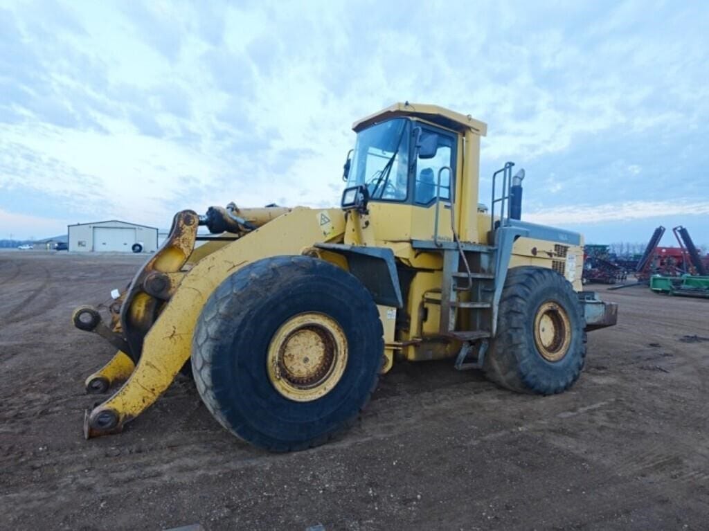 Komatsu WA500-3L Equipment Image0