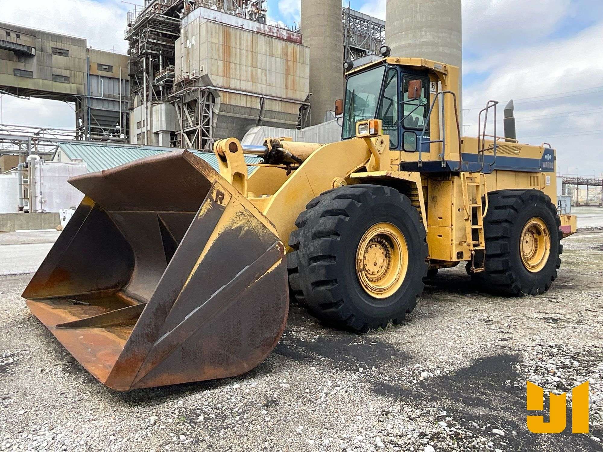 Komatsu WA600-1L Equipment Image0