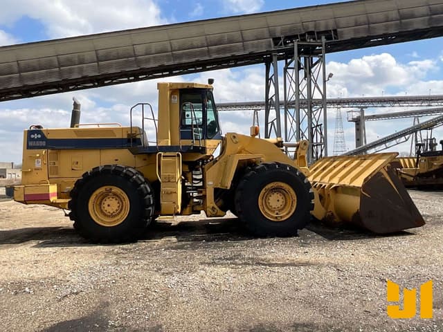 Image of Komatsu WA600-1L equipment image 3