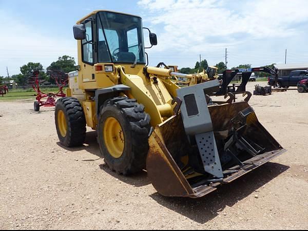 Image of Komatsu WA120 equipment image 1