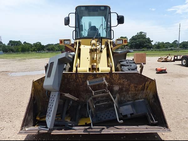 Image of Komatsu WA120 equipment image 4