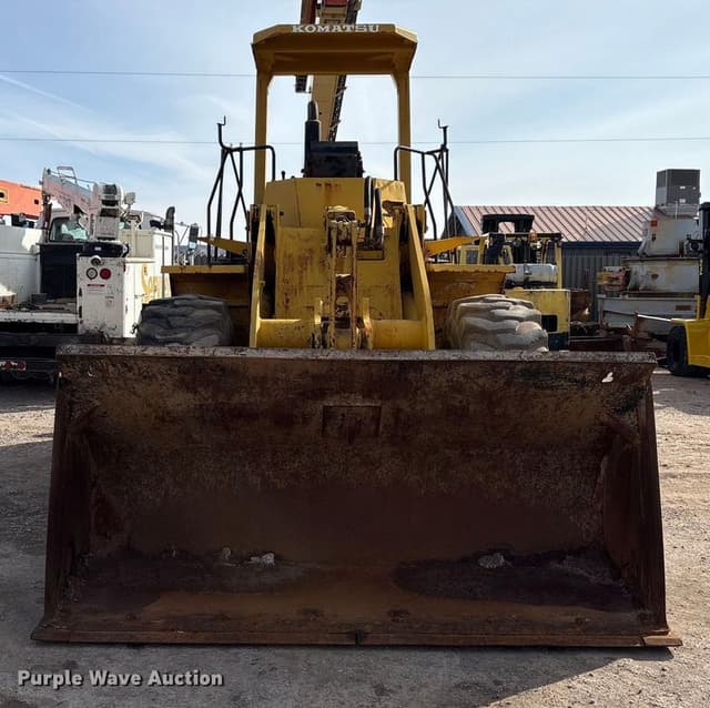 Image of Komatsu WA200 equipment image 1