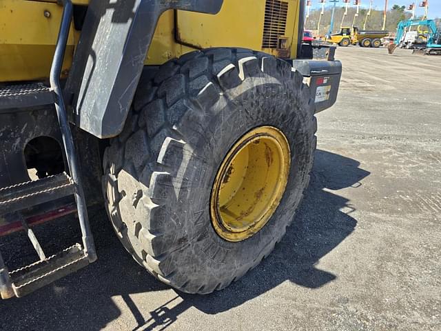 Image of Komatsu WA200-5 equipment image 4